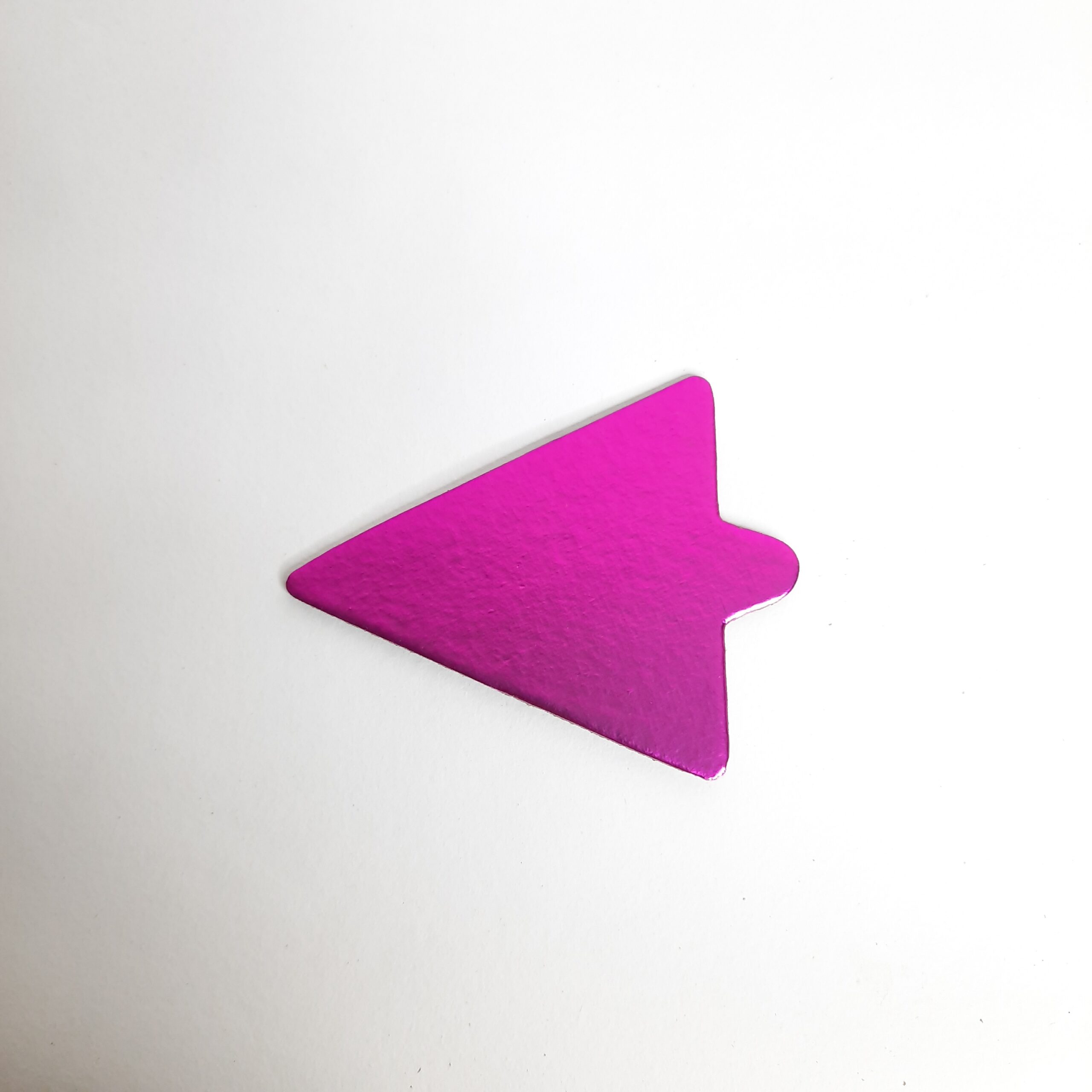 Magenta Triangle Pastry Base